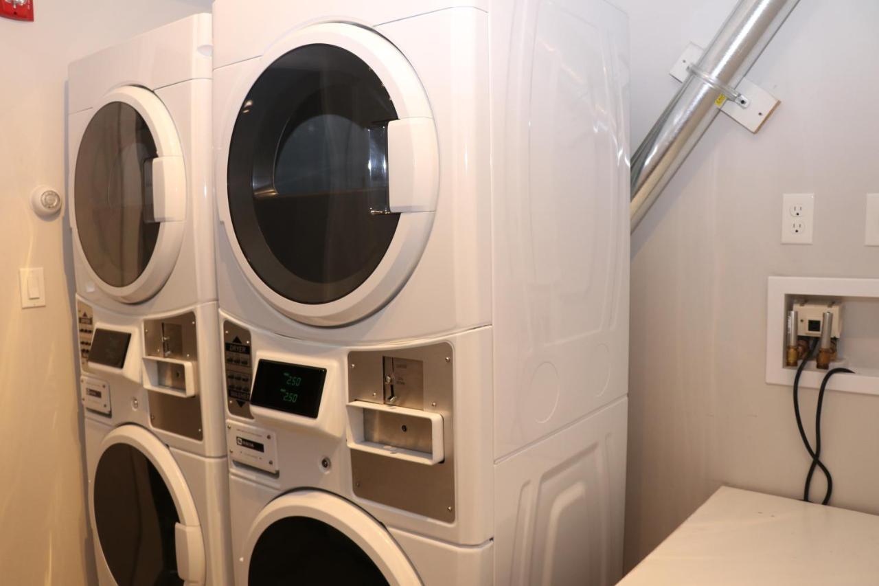 A Stylish Stay W/ A Queen Bed, Heated Floors.. #24 Brookline Exterior photo